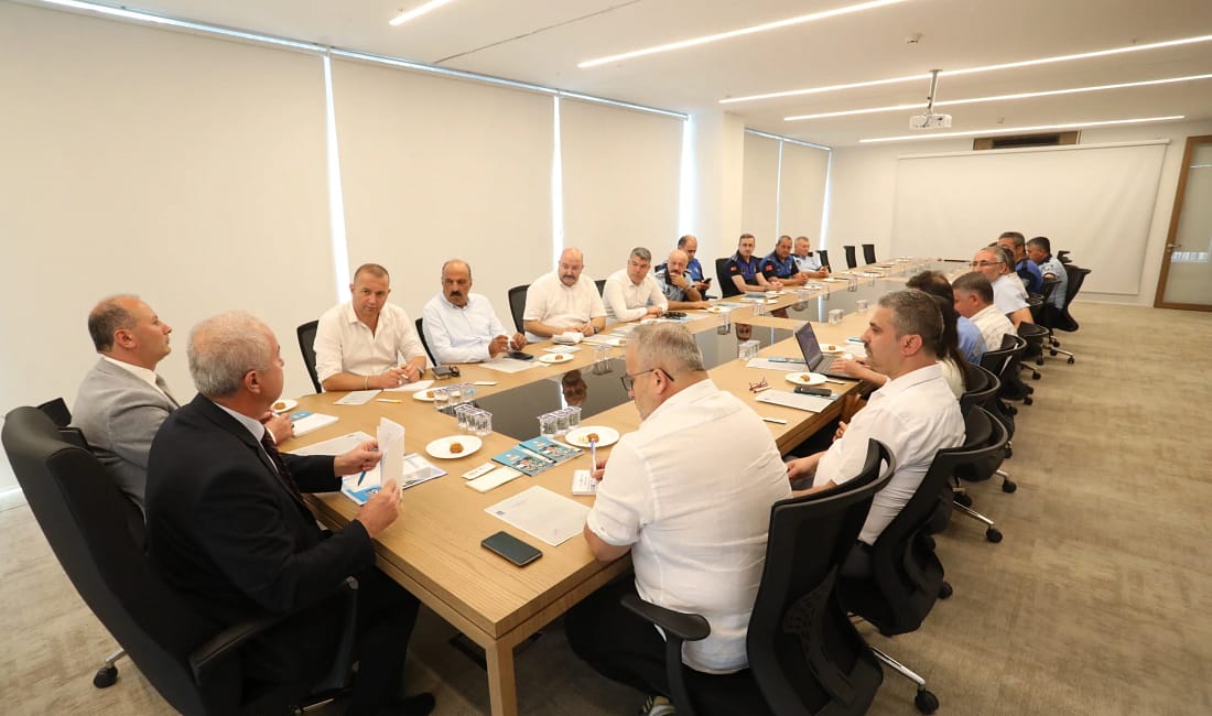 Bursa’nın ormanları denetim altında Bursa Büyükşehir Belediyesi’nin koordinasyonunda 17 ilçe zabıta müdürlüklerinin katılımıyla düzenlenen