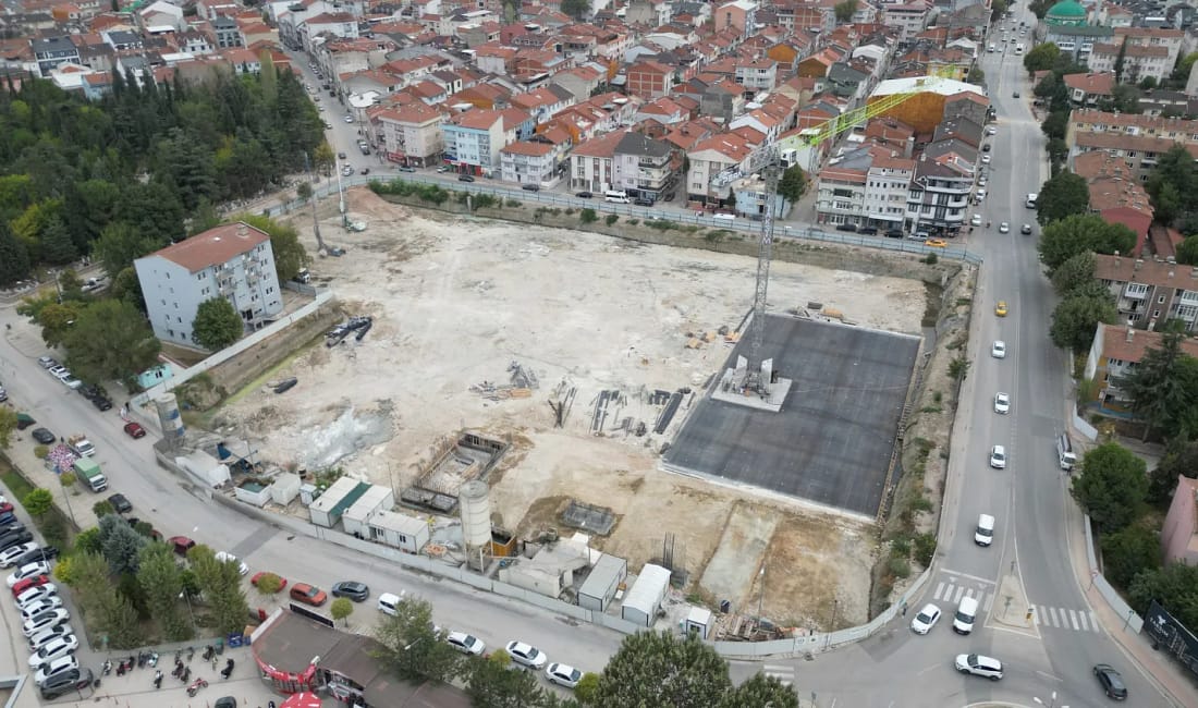 İnegöl’ün dönüşümü başlıyor İnegöl Belediyesi’nin şehrin ilk yerinde kentsel dönüşüm projesi olan Turgutalp