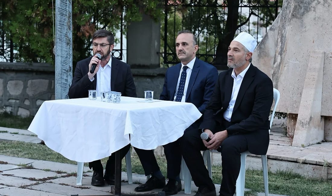 Kütahya’da şehitler ve gaziler için mevlit programı Kütahya Belediyesi ve Şehit Aileleri Derneği işbirliğiyle düzenlenen Kur’an-ı Kerim