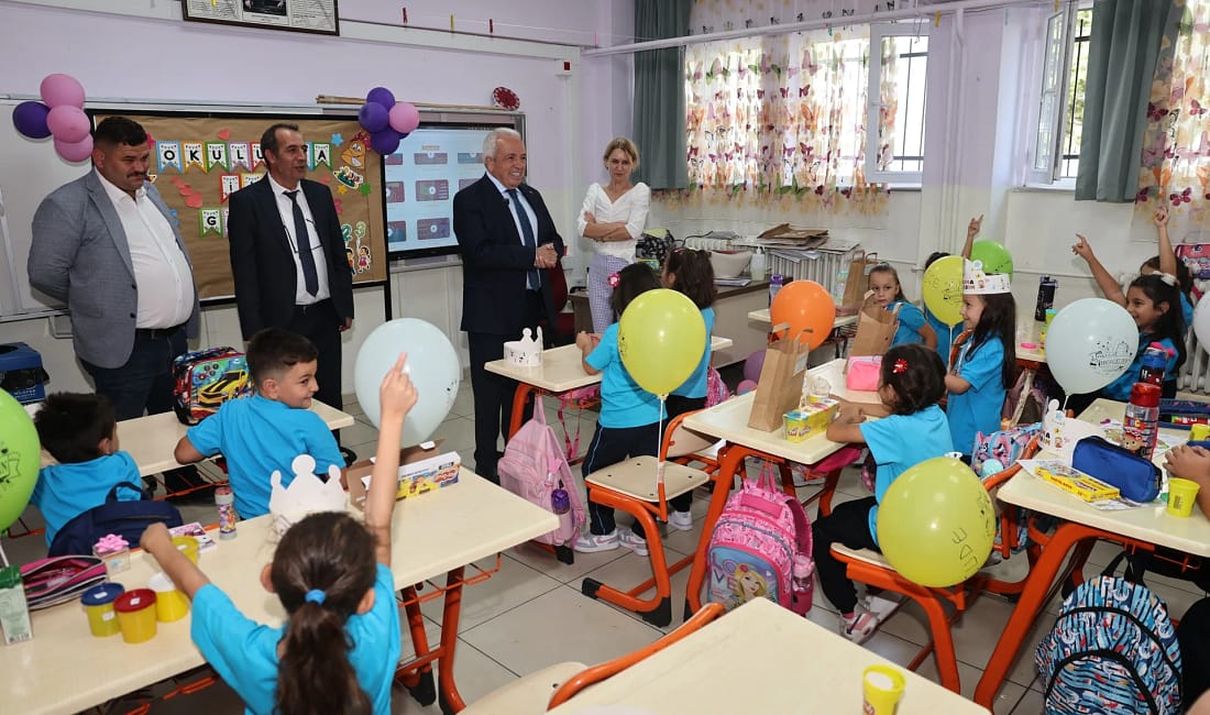 Nilüfer’de ders zili çaldı Nilüfer Belediye Başkanı Şadi Özdemir, 2025-2026 eğitim – öğretim döneminin