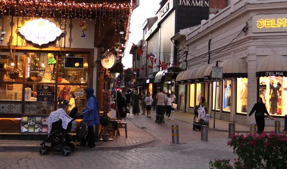 İnegöl esnafı harekete geçti İnegöl Belediyesi’nin Ticaret ve Sanayi Odası ile 7 esnaf odası