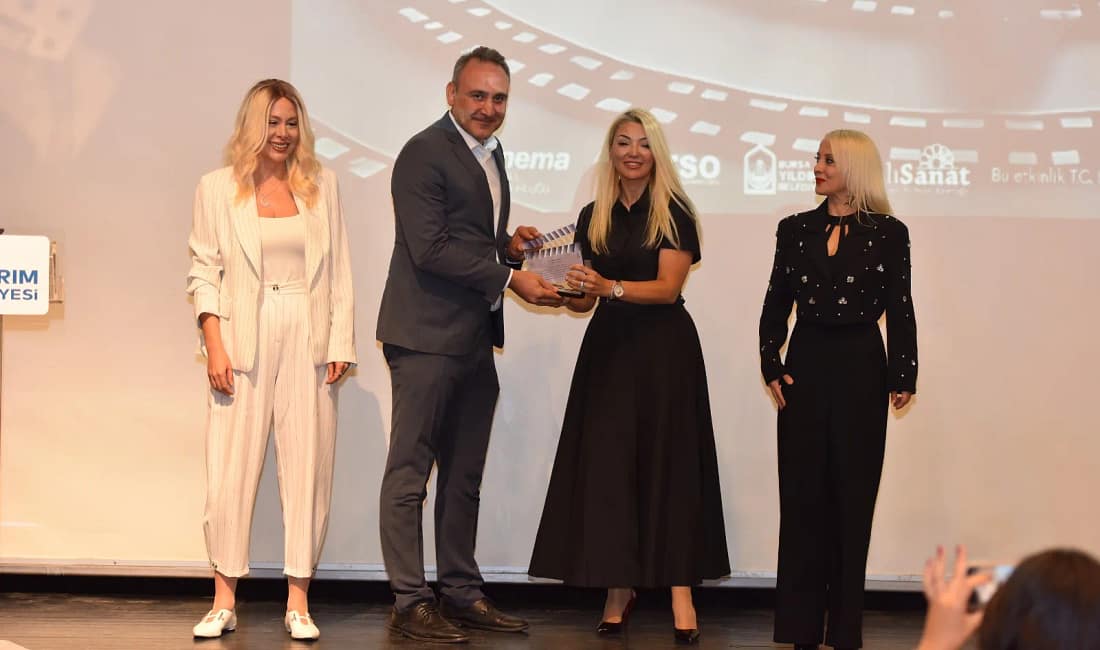 Sinemanın kalbi Yıldırım’da atıyor Yıldırım Belediyesi’nin katkılarıyla düzenlenen ‘12. Uluslararası Yed-i Velayet 7 Vilayet