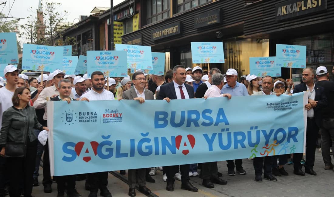Bursalılar sağlık için yürüdü Bursa Büyükşehir Belediyesi, ‘Halk Sağlığı Haftası’ çerçevesinde düzenlediği “Bursa Sağlığına
