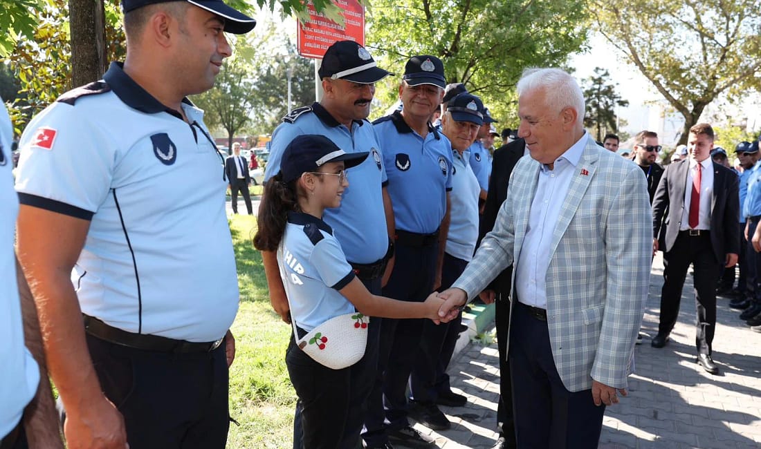 Zabıta Haftası’na anlamlı kutlama Bursa Büyükşehir Belediye Başkanı Mustafa Bozbey, Zabıta Teşkilatı’nın 199. kuruluş