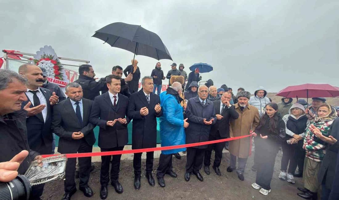 Ardahan’da Şeytan Kalesi manzaralı seyir terası açıldı Ardahan’ın Çıldır ilçesindeki Karaçay Kanyonu’nda, Şeytan Kalesi’nin izlenebileceği noktaya yapılan