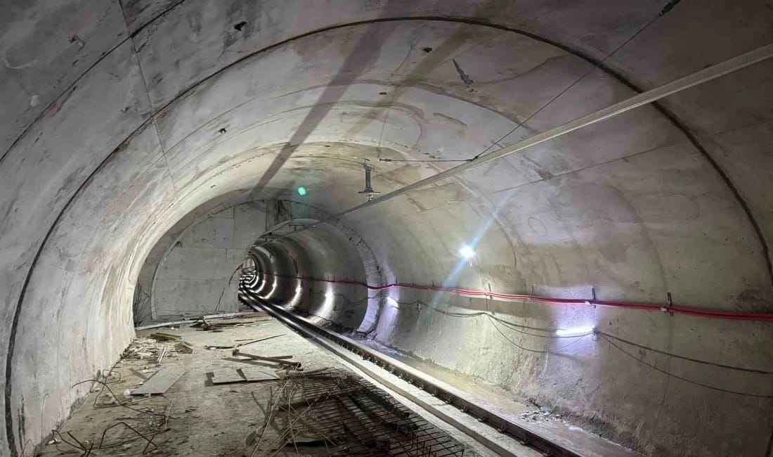Gebze’de yıkılan binanın yakınındaki metro hattı incelendi Gebze’de 4 kişilik ailenin hayatını kaybettiği bina faciasının ardından, yaklaşık