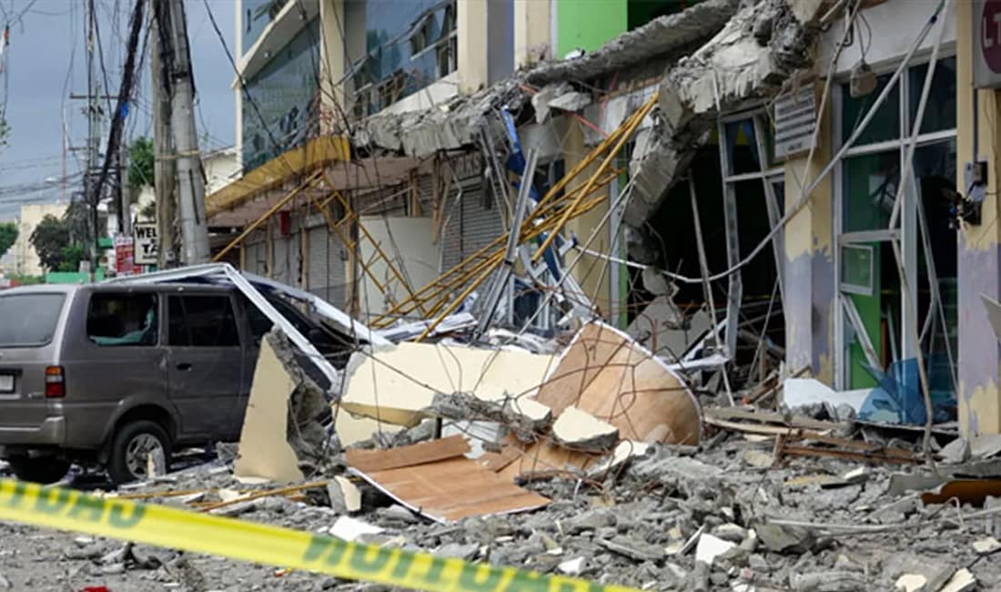 Filipinler’de 7.4 büyüklüğünde deprem: Tsunami uyarısı yapıldı Filipinler’in Mindanao Adası açıklarında 7.4 büyüklüğünde deprem meydana geldi. Depremin