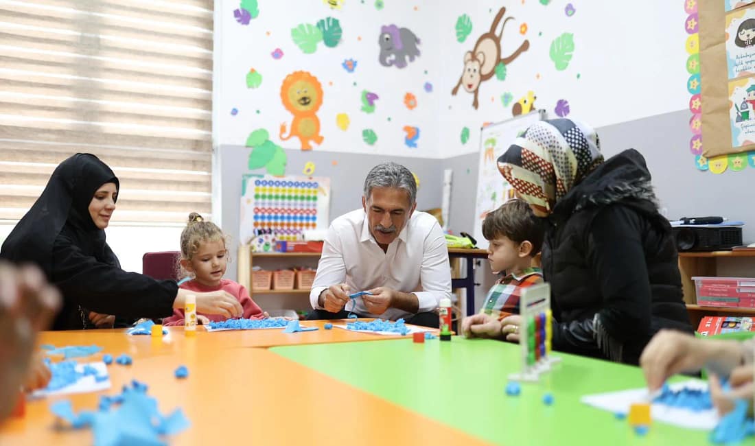 Gemlik’te çocuklara özel atölye Gemlik Belediyesi Uğur Böcekleri Kreşi tarafından düzenlenen Anne ve Çocuk