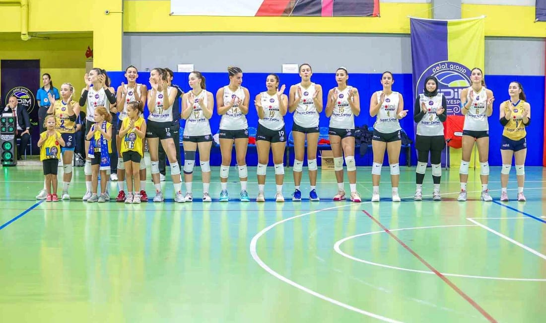 Didim Belediyespor Kadın Voleybol Takımı’ndan Karşıyaka’ya set vermeyen galibiyet Türkiye Voleybol Federasyonu Kadınlar 2. Lig 7. Grup’ta mücadele eden