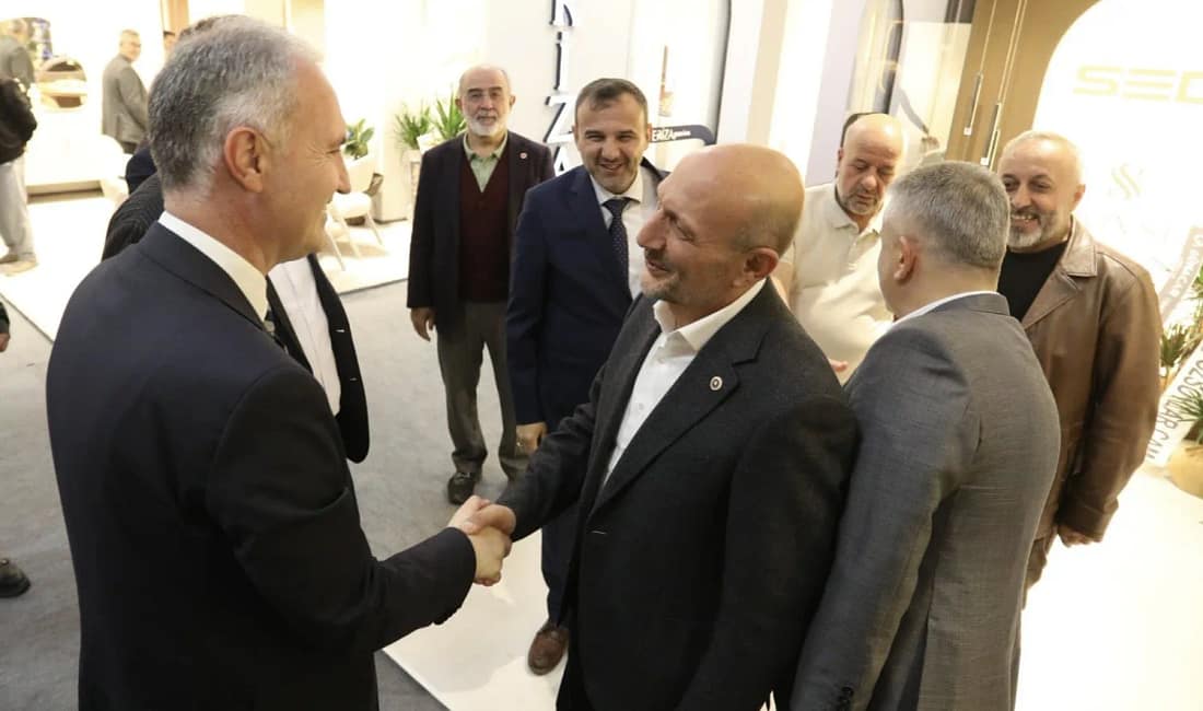 İnegöl mobilya şöleni başladı AK Parti Bursa Milletvekili Ayhan Salman, İnegöl Belediye Başkanı Alper