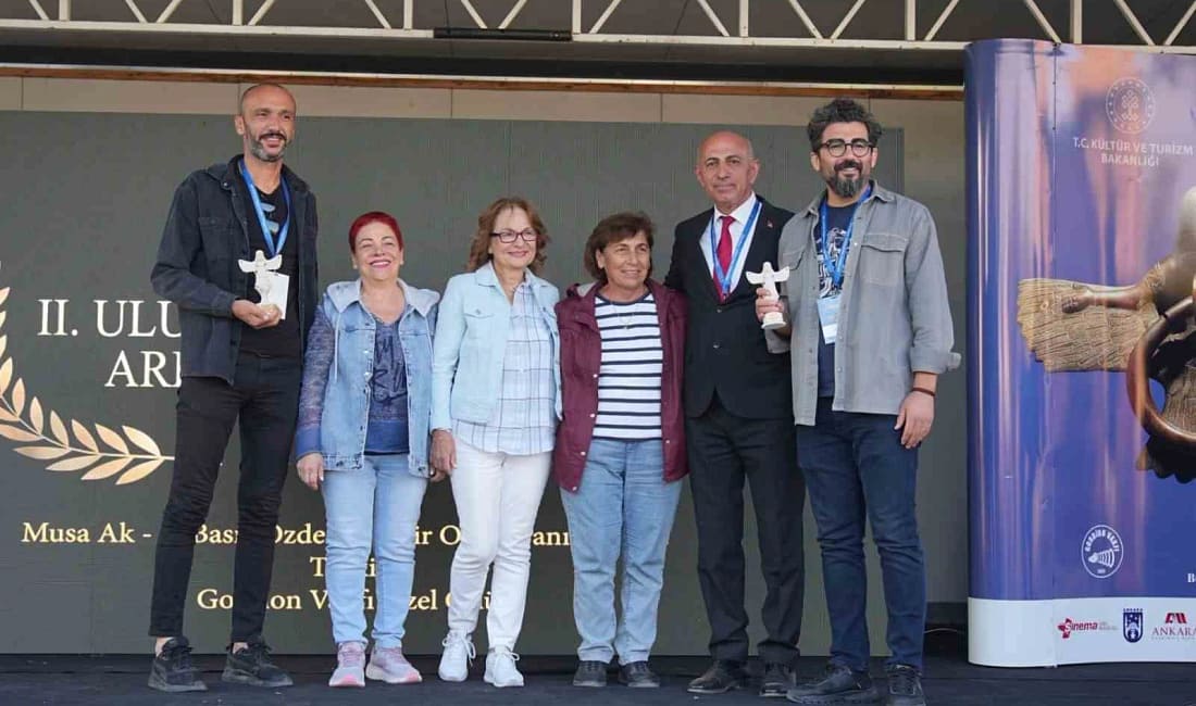 Karabük Üniversitesi’ne Gordion Arkeofilm Festivali’nde iki ödül Karabük Üniversitesi, Gordion Arkeofilm Festivali’nde "Gordion Vakfı Özel Ödülü" ve
