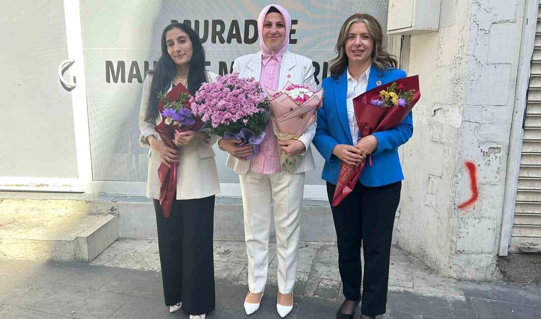 Diyarbakır’da kadın muhtarlardan anlamlı dayanışma 19 Ekim Muhtarlar Günü’nde bir araya gelen Diyarbakırlı kadın muhtarlar,