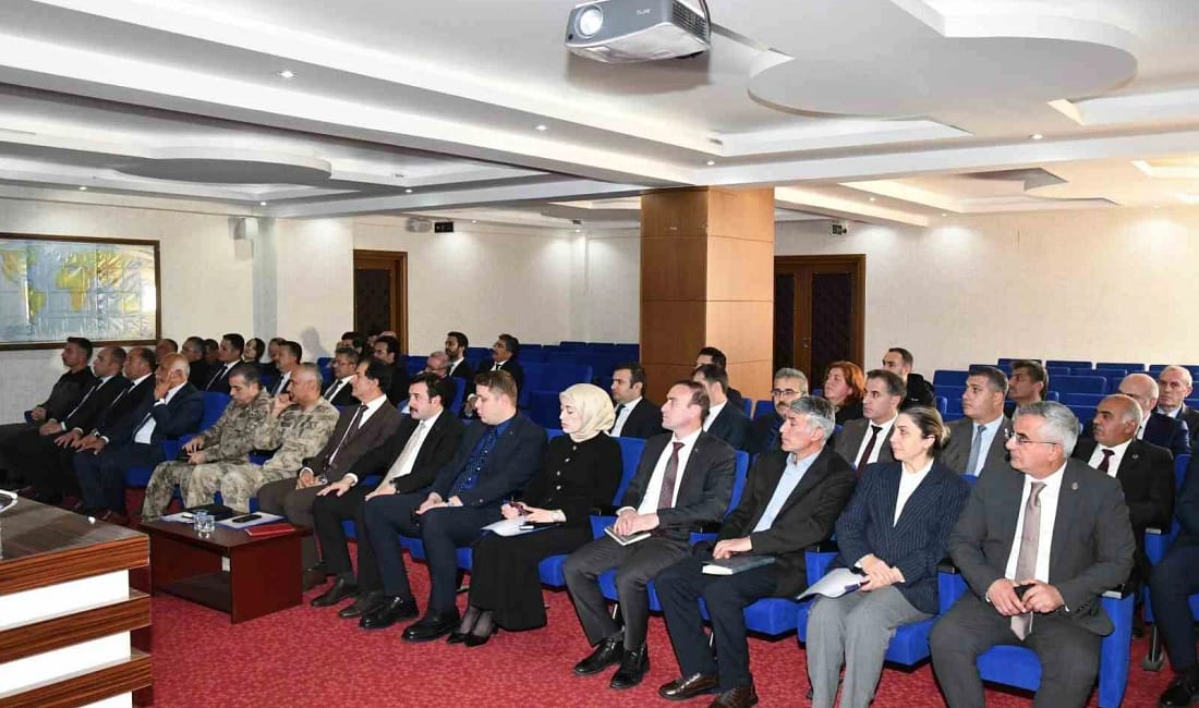 Ardahan’da İl Koordinasyon Kurulu toplantısı yapıldı Ardahan Valisi Hayrettin Çiçek başkanlığında gerçekleştirilen İl Koordinasyon Kurulu toplantısında,