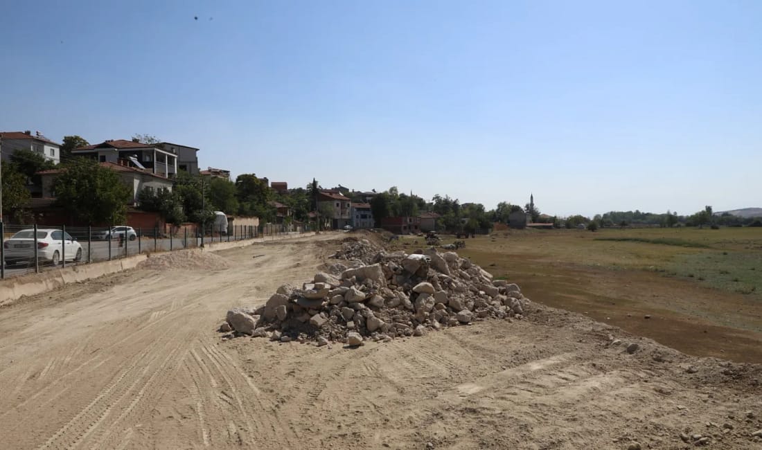 İnegöl’de dev proje yükseliyor İnegöl Belediyesi, göçmen kuşların göç oylundaki durağı olan Hamzabey Mahallesinde