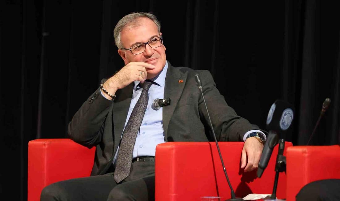 Başkan Özdoğan Hacılar’daki kentsel dönüşüm tecrübelerini paylaştı Hacılar Belediye Başkanı Bilal Özdoğan, Kayseri’de düzenlenen Kentsel Dönüşüm Zirvesi’nde