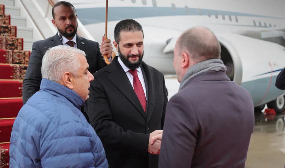 Suriye Devlet Başkanı Şara ilk resmi ziyaretini Rusya’ya yaptı Suriye Devlet Başkanı Ahmed Eş-Şara, Dışişleri ve Savunma Bakanlarıyla birlikte