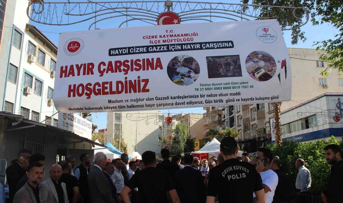 Cizre’de “Filistin için el ele” yardım çarşısı yoğun ilgi gördü Cizre Müftülüğü ile Türkiye Diyanet Vakfı Cizre Şubesi tarafından düzenlenen