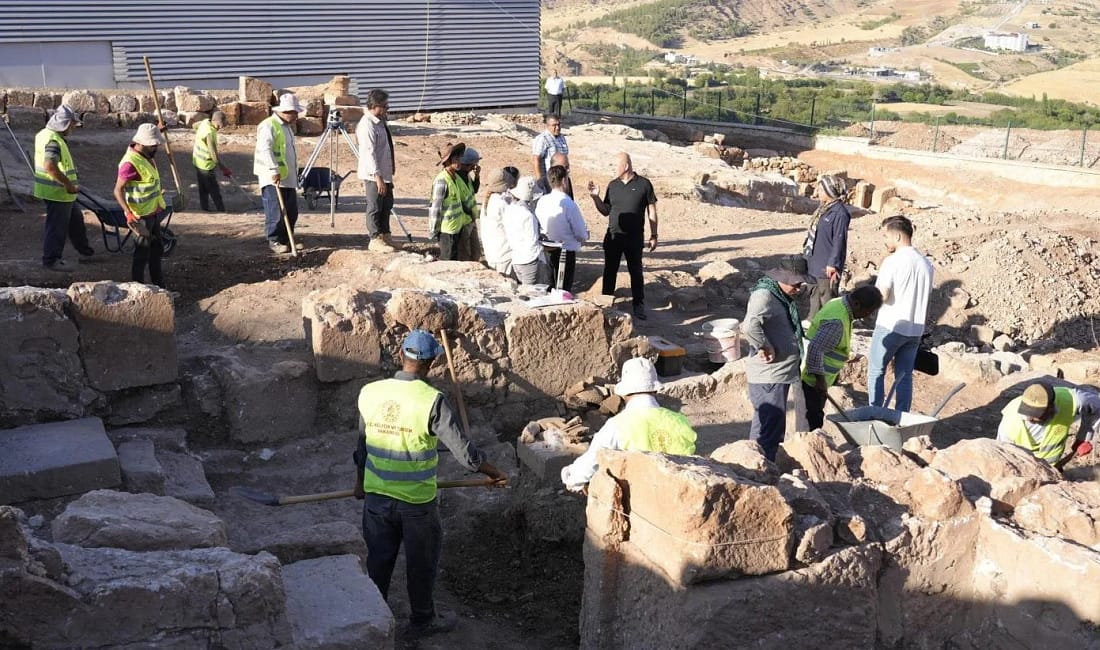 Perre Antik Kenti kazılarında önemli ilerleme kaydedildi Kültür ve Turizm Bakanlığı himayesinde yürütülen “Geleceğe Miras Projesi” kapsamında