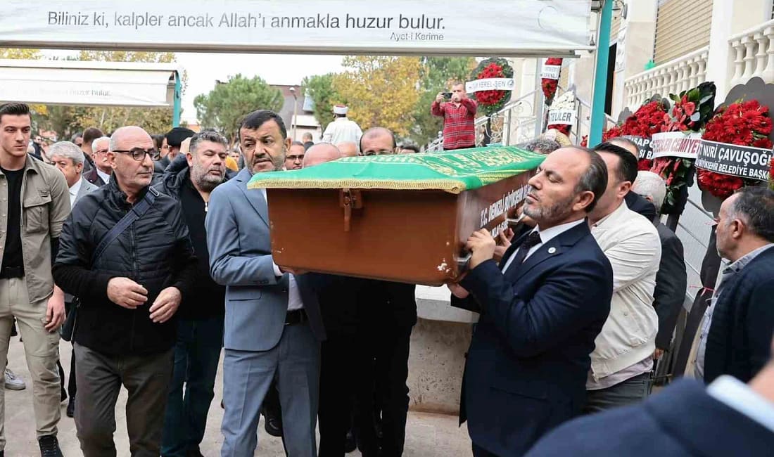 Mustafa Naci Öztürk dualarla son yolculuğuna uğurlandı Denizli Büyükşehir Belediyesi Basın Yayın Dairesi Başkanı Cenk Öztürk’ün babası