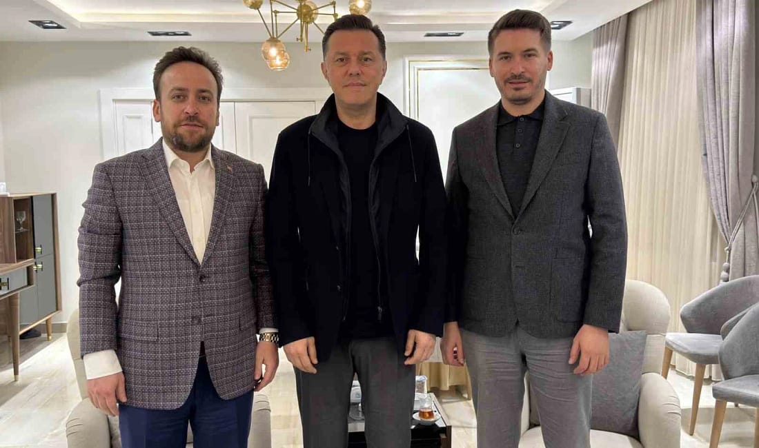 AK Parti Eskişehir’de ilçe başkanları Hatipoğlu ile buluştu AK Parti Eskişehir Milletvekili Nebi Hatipoğlu, Odunpazarı ve Tepebaşı’nın yeni