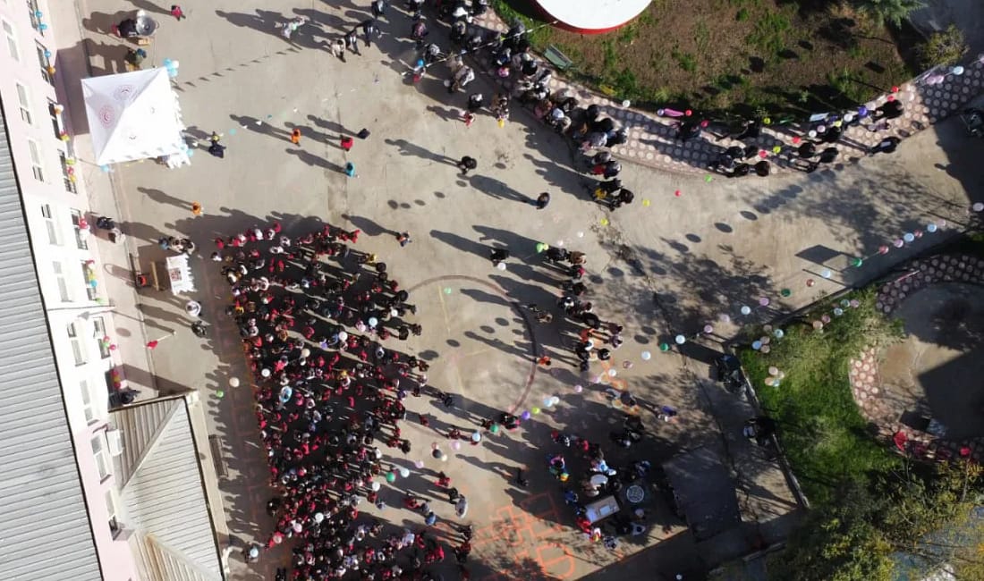 Kayabağlar’da Dünya Çocuk Hakları Günü coşkuyla kutlandı Siirt’in Kurtalan ilçesine bağlı Kayabağlar beldesinde 20 Kasım Dünya Çocuk