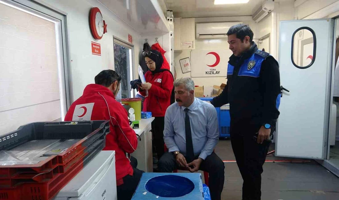 Tunceli’de kan ve kök hücre bağışlarında rekor artış Kızılay’ın kan ve kök hücre bağış kampanyalarına Tunceli’de vatandaşlar, kurumlar