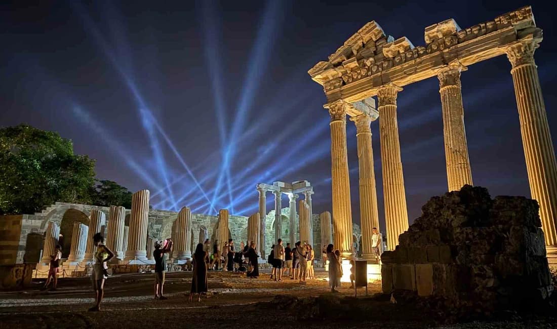 Antalya ekim ayında tüm zamanların ziyaretçi rekorunu kırdı Antalya, 2025 yılı Ekim ayında geçen yıla göre yüzde 8