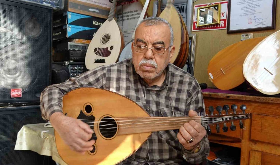 Gaziantepli usta müzisyen davut akdoğan’ın 61 yıllık bağlama serüveni 11 yaşında bağlama ile tanışan Gaziantepli Davut Akdoğan, 61 yıldır