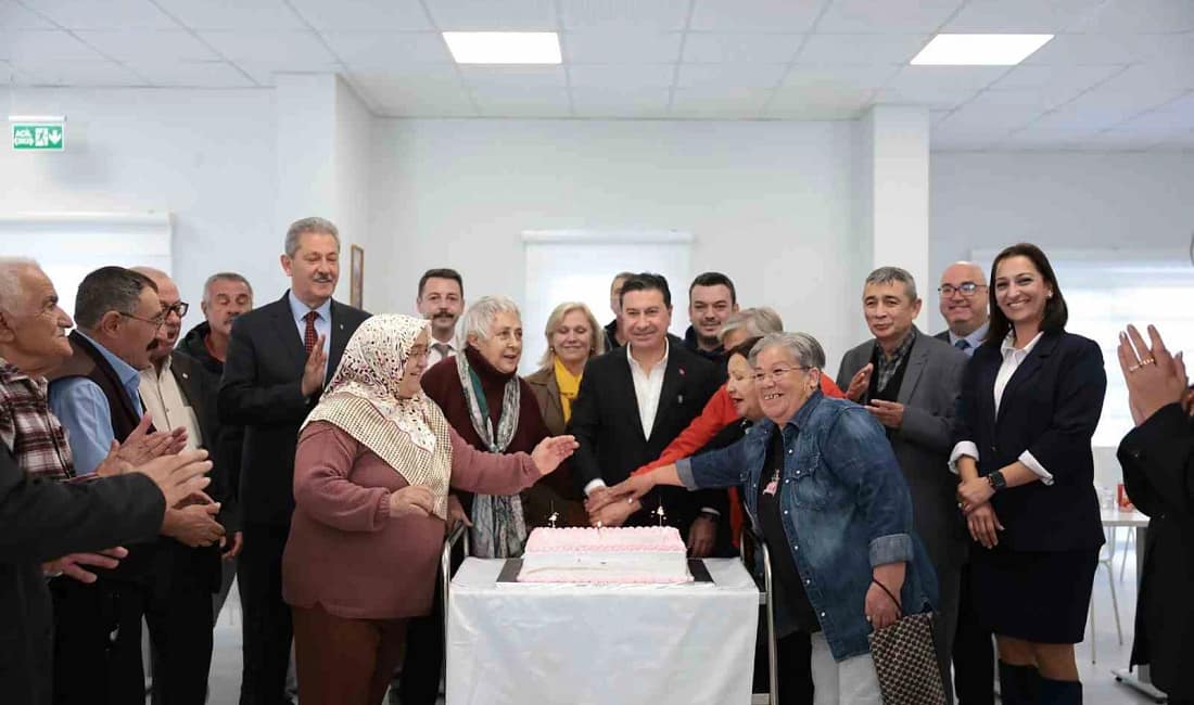 Başkan Aras’tan huzurevi sakinlerine yeni yıl ziyareti Muğla Büyükşehir Belediye Başkanı Ahmet Aras, Hasan Özcan Yaşamevi ve