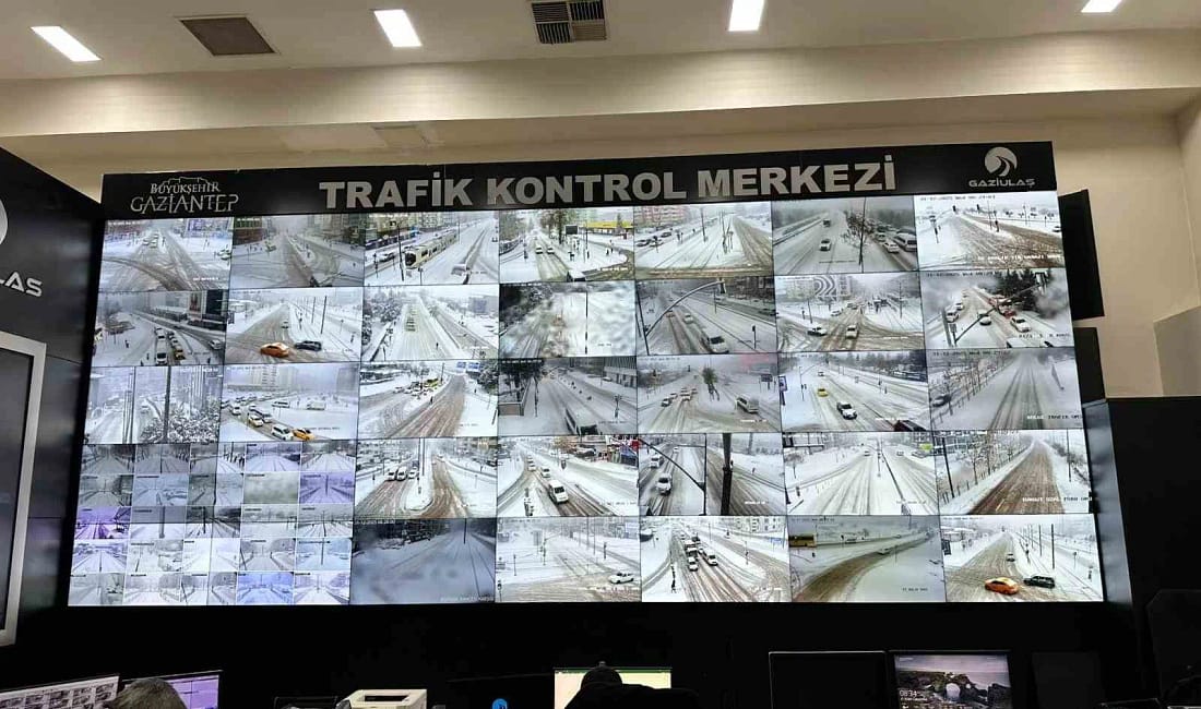 Gaziantep’te karla mücadelede yapay zekâ dönemi Gaziantep Büyükşehir Belediyesi, kar yağışına karşı yapay zekâ destekli akıllı