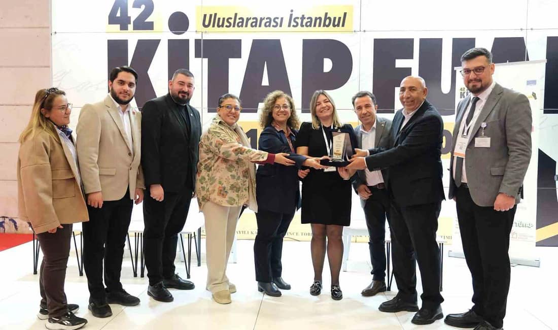 Büyükçekmece’de kitap fuarında edebiyat dolu buluşma Büyükçekmece Belediyesi, 42. TÜYAP Uluslararası İstanbul Kitap Fuarı’nda düzenlediği Yazar
