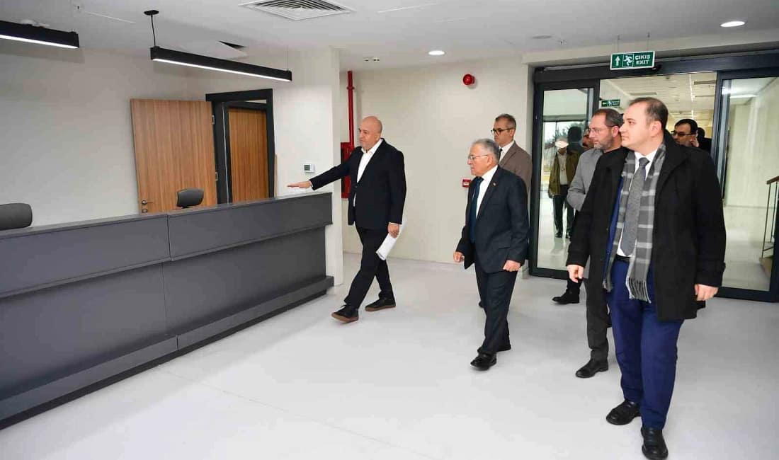 Başkan Büyükkılıç’tan Saffet Arslan Palyatif Bakım Merkezi incelemesi Kayseri Büyükşehir Belediye Başkanı Dr. Memduh Büyükkılıç, hayırsever iş birliğiyle