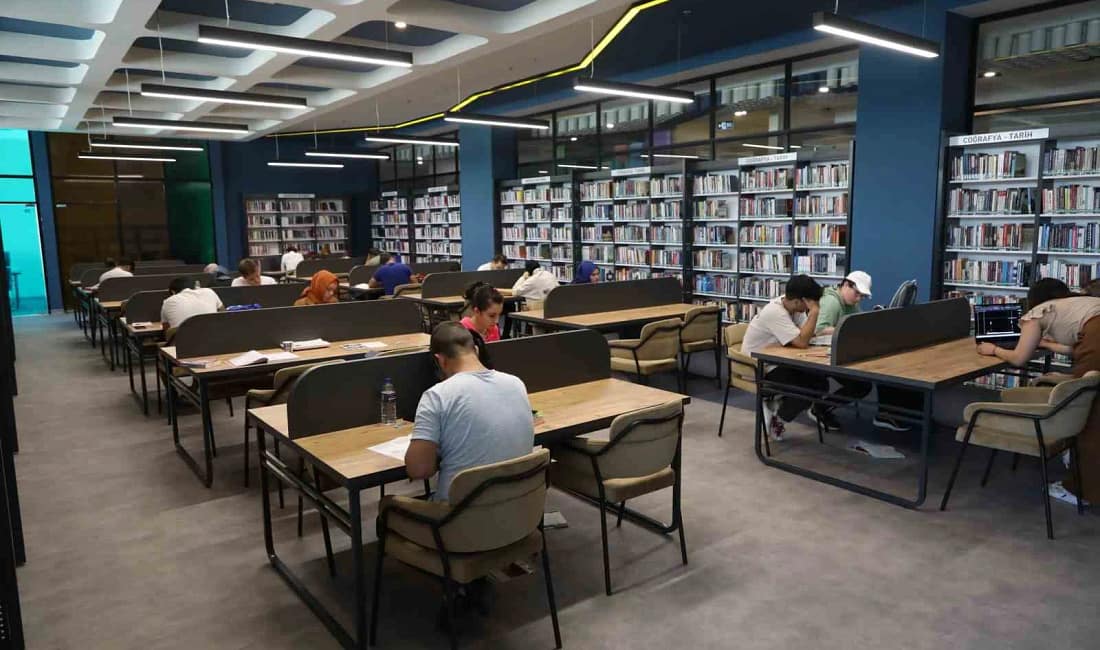 Çayırova’daki kütüphaneler 2025’te 91 bini aşkın ziyaretçi ağırladı Çayırova Belediyesi tarafından ilçeye kazandırılan Akse Kitap Kahve ile Prof.