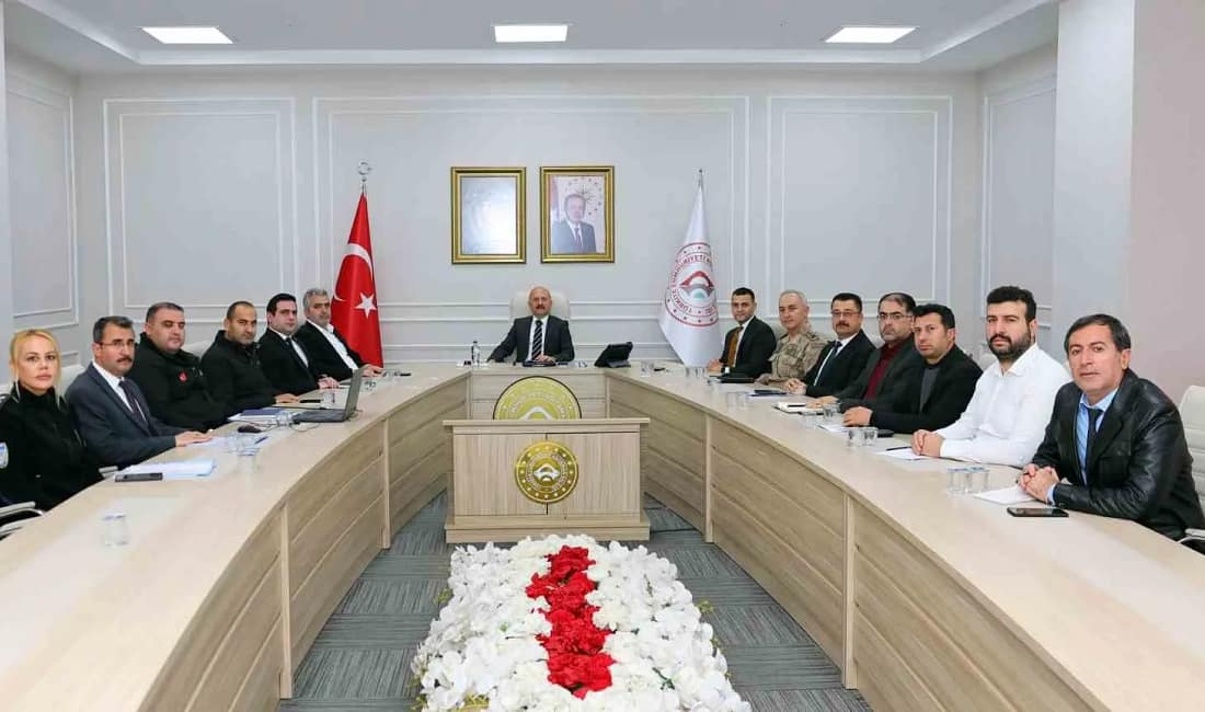 Adıyaman’da hasarlı binalar için yıkım süreci masaya yatırıldı Asrın felaketinin ardından Adıyaman’da ağır ve orta hasarlı yapıların yıkımı