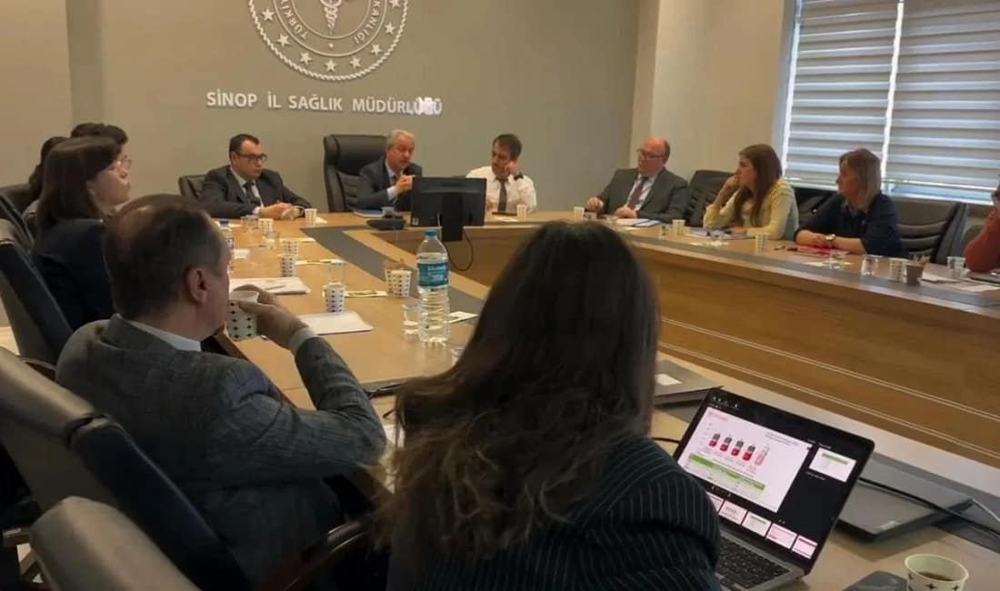 Sinop’ta 2025 yılı halk sağlığı değerlendirme toplantısı yapıldı İl Sağlık Müdürü Dr. Metin Arslan başkanlığında yapılan toplantıda 2025