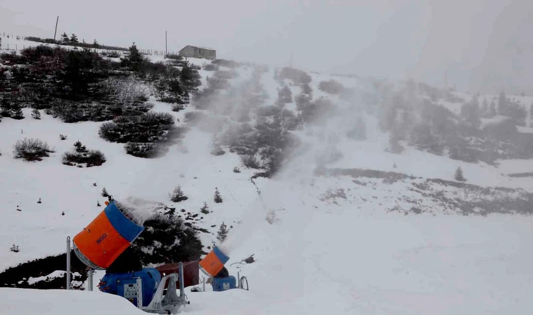 Çambaşı Kayak Merkezi’nde yapay karlama ile sezon uzuyor Ordu Büyükşehir Belediyesi tarafından Çambaşı Kayak Merkezi’ne kurulan gelişmiş teknolojik