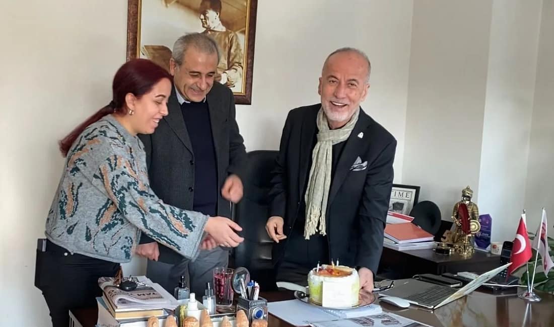 Güney Gazetesi basın hayatında 50 yılı geride bıraktı Mersin’de günlük olarak yayımlanan Güney Gazetesi, 1975’te başlayan yayın serüveninde