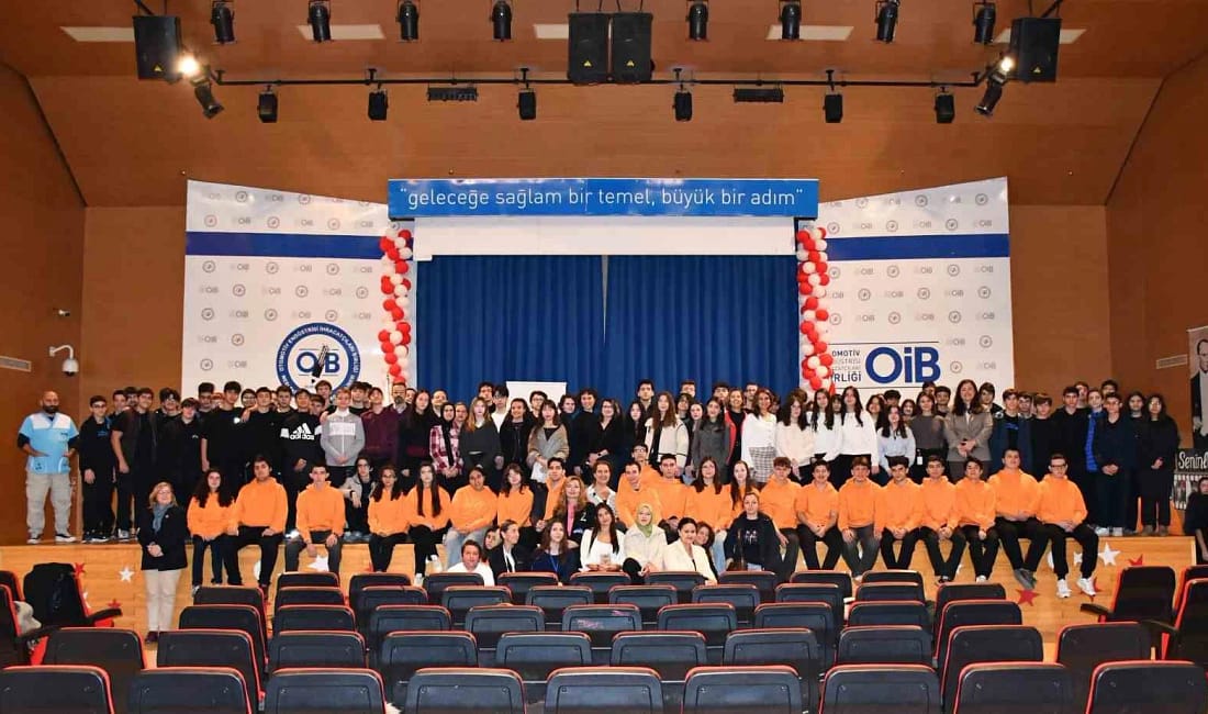 Yeşim Grup’tan gençlere gönüllülük zirvesi buluşması Yeşim Grup, Dünya Gönüllüler Günü’nde “Önce İnsan” paydaş okulları ve