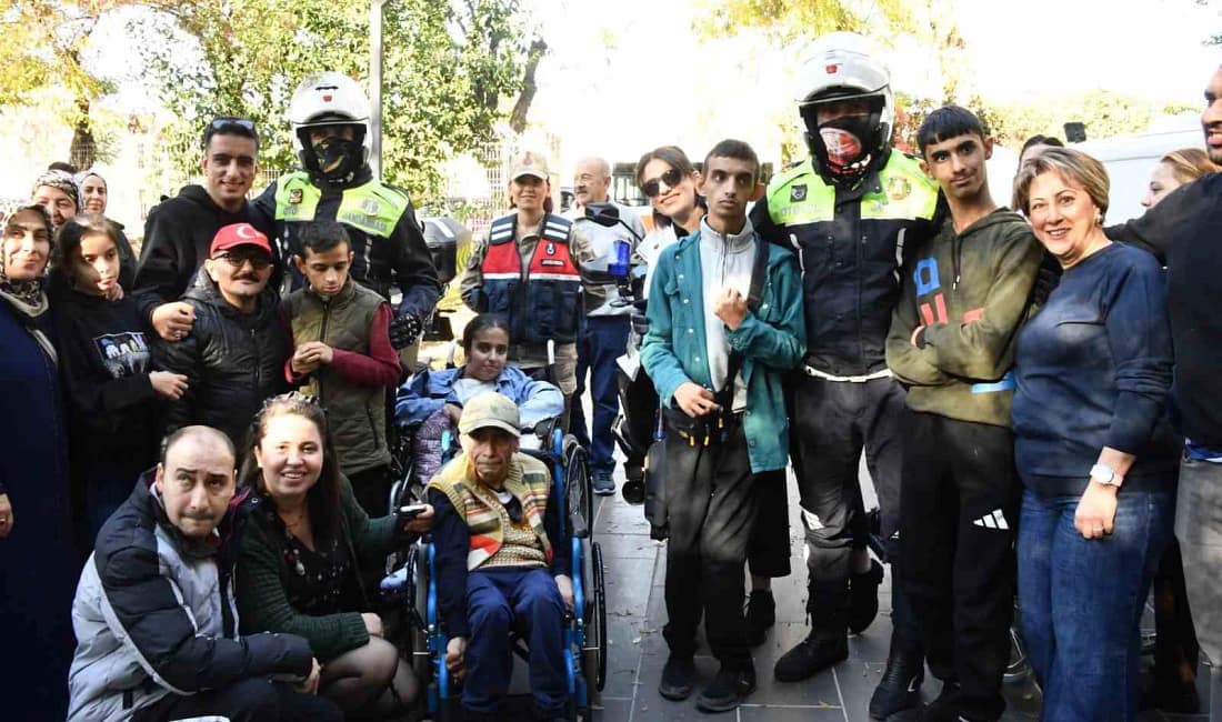 Jandarmadan özel öğrencilere anlamlı ziyaret Gaziantep İl Jandarma Komutanlığı, 3 Aralık Dünya Engelliler Günü kapsamında