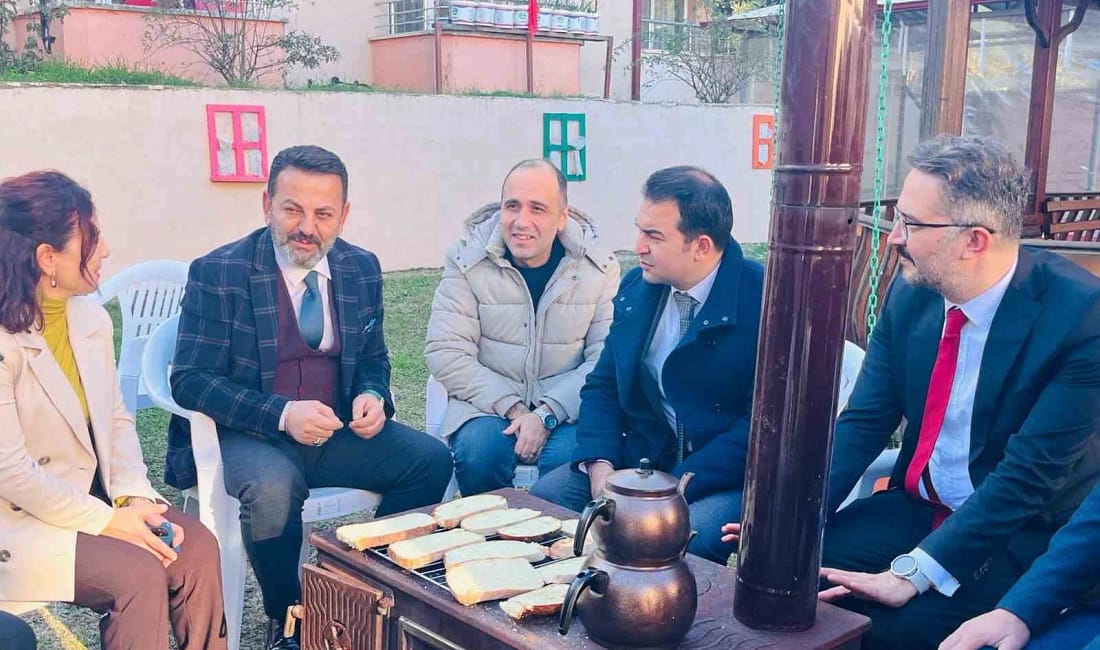 Bilecik’te huzurevinde salçalı ekmek buluşması Bilecik’te huzurevinde her hafta düzenlenen “Salçalı ekmek” etkinliğinde huzurevi sakinleri