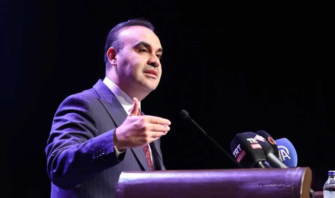 Bakan Kacır’dan Libya için taziye mesajı Sanayi ve Teknoloji Bakanı Mehmet Fatih Kacır, uçak kazasında hayatını