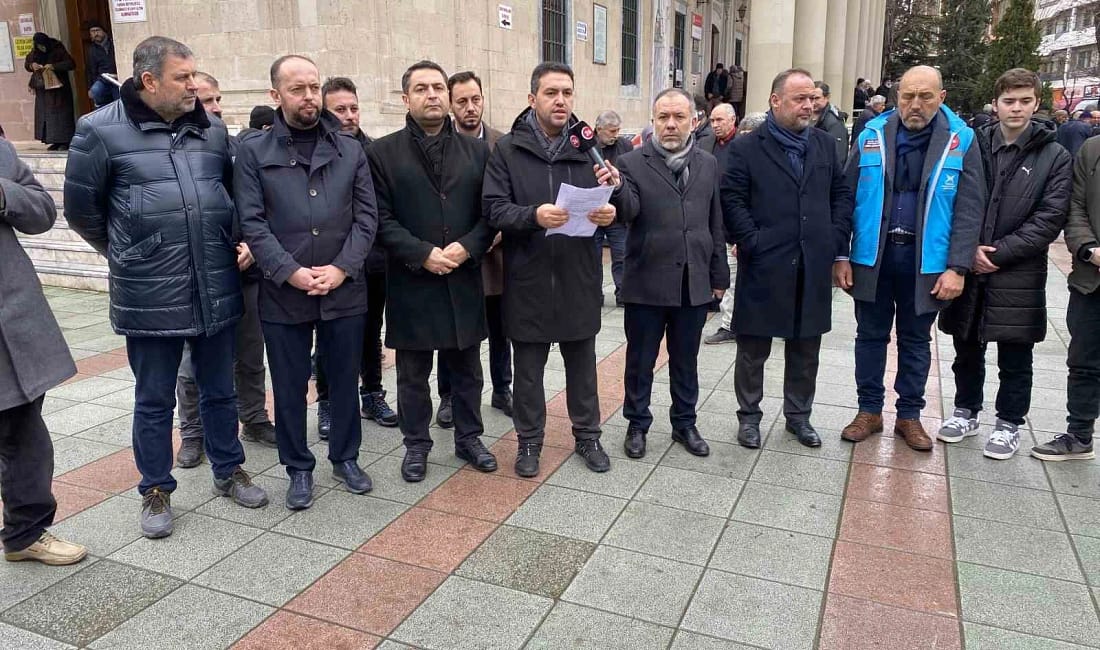 Eskişehir’de Filistin için barışçıl şahitlik çağrısı Eskişehir’de cuma namazı sonrası bir araya gelen sivil toplum kuruluşları,