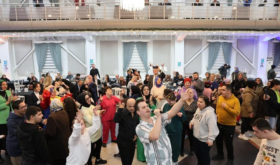 Erenler’de Dünya Engelliler Günü özel programı düzenlendi Erenler Belediyesi’nin ev sahipliğinde düzenlenen 3 Aralık Dünya Engelliler Günü