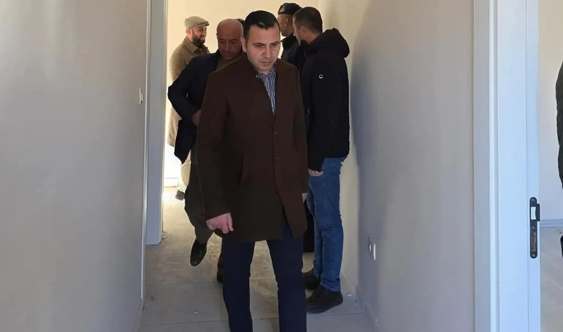 Gölbaşı Kaymakamı Algın köy evlerinde inceleme yaptı Adıyaman’ın Gölbaşı ilçesinde yapımı sona yaklaşan köy evlerini inceleyen Kaymakam
