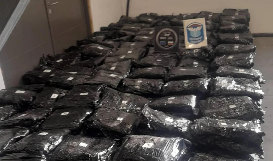 Kapıkule karşısında 739 kilo esrar ele geçirildi Bulgaristan’daki Kapitan Andreevo Gümrüğü’nde Türkiye’ye girmek isteyen bir tırda yapılan