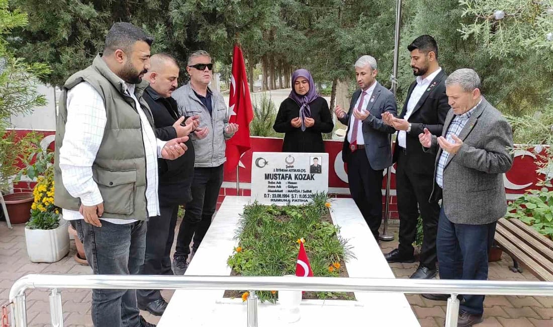 Salihli şehidi Mustafa Kozak mezarı başında anıldı Türkiye Harp Malulü Gaziler Şehit Dul ve Yetimleri Derneği Manisa