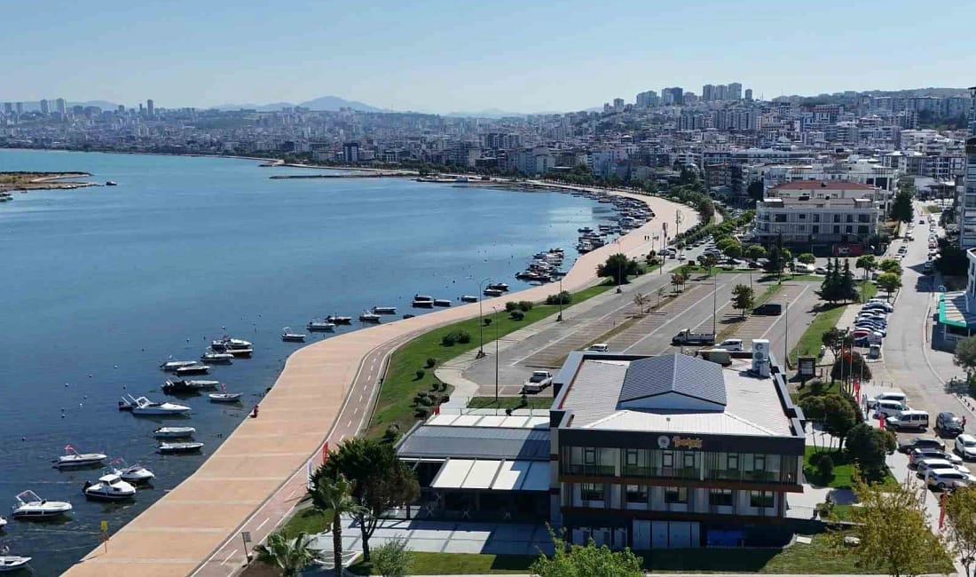 PETEK Genç Samsunlu gençlerin buluşma noktası oldu Samsun Büyükşehir Belediyesi tarafından hayata geçirilen PETEK Genç, açıldığı günden