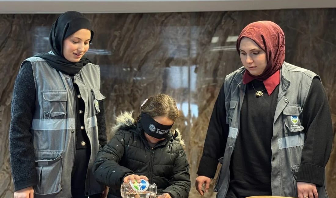 Sakarya’da öğrencilere beyaz baston farkındalığı Sakarya Büyükşehir Belediyesi, Dünya Beyaz Baston Görme Engelliler Haftası kapsamında