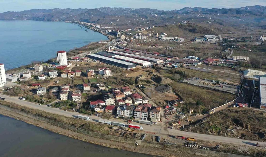 Fatsa’da yağmur suyu hattı çalışmaları başladı Ordu Büyükşehir Belediyesi, Fatsa’nın Konakbaşı Mahallesi’nde 800 metre uzunluğunda yağmur