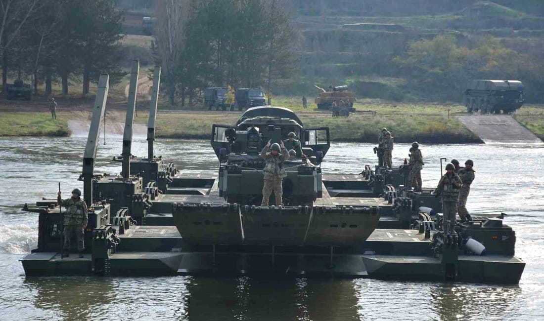Kırklareli’nde zırhlı birliklerden durgun su geçişi Milli Savunma Bakanlığı, Kırklareli’nde 1’inci Zırhlı Tugay Komutanlığı tarafından Durgun
